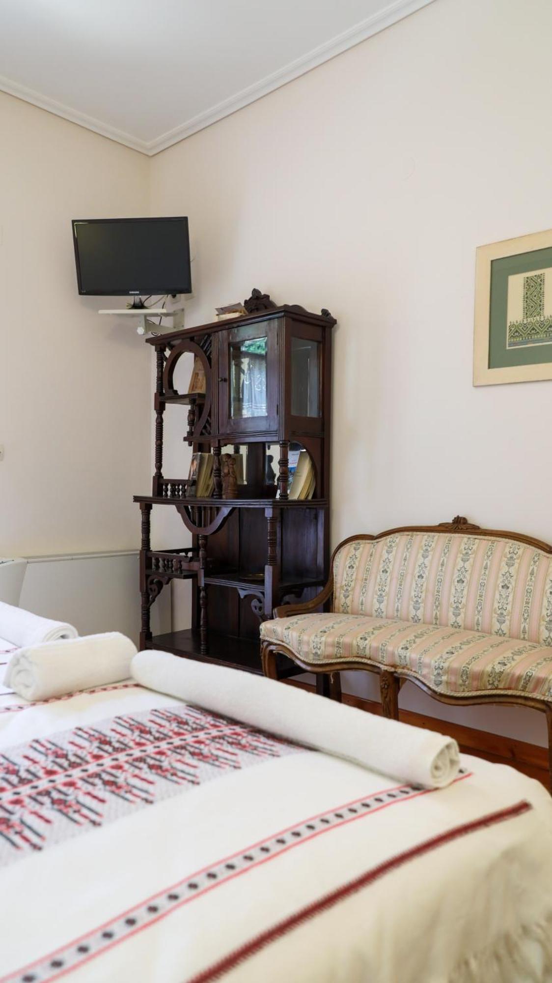 Hotel Papanikola Piana Bilik gambar