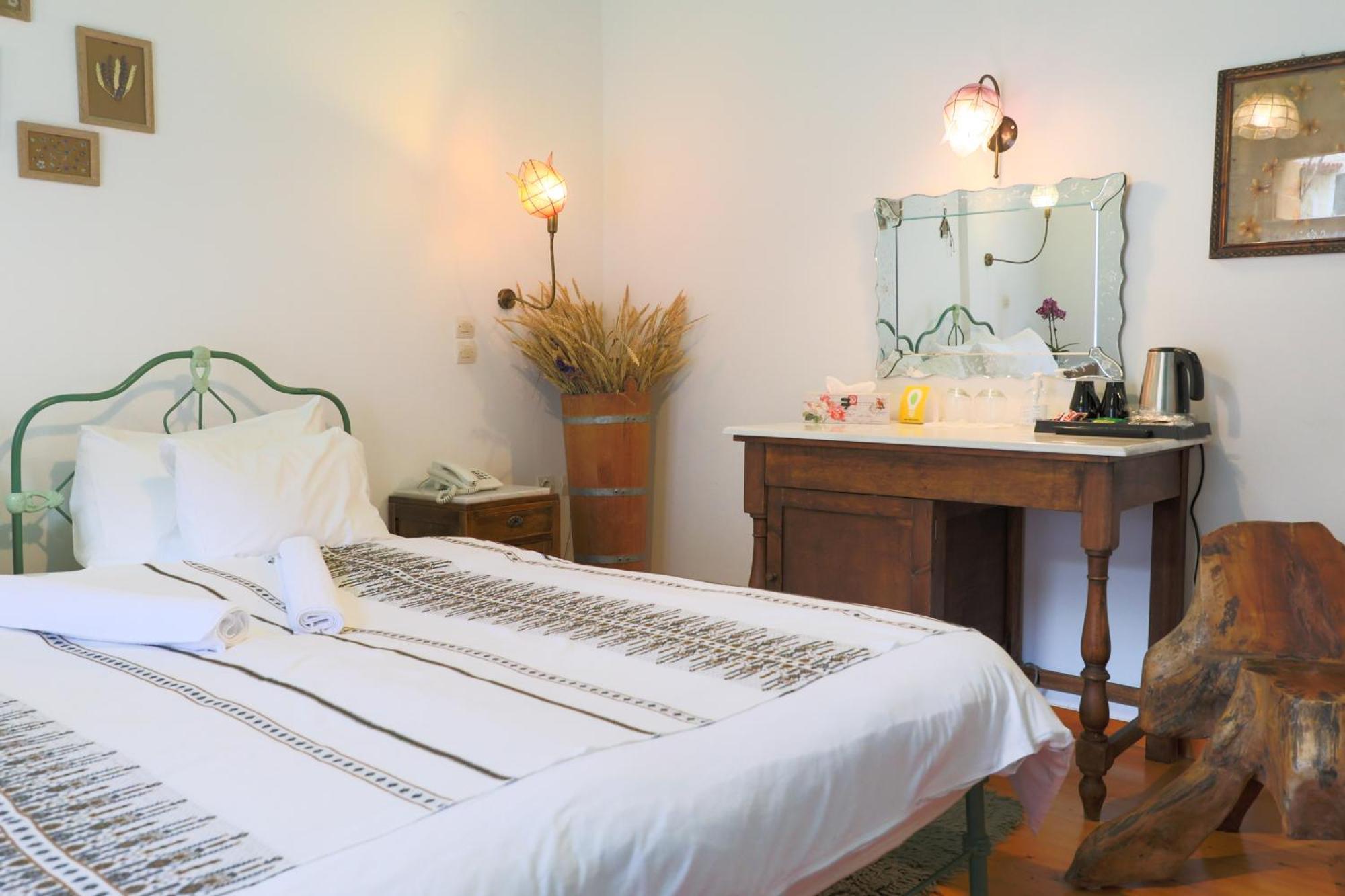 Hotel Papanikola Piana Luaran gambar